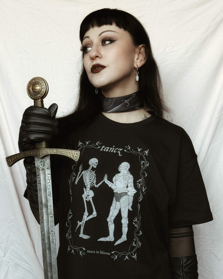 zdjęcie tańcz koszulka mara in bloom